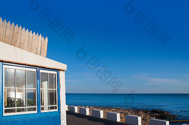 西班牙地中海的德尼娅·拉斯·罗塔斯蓝房子