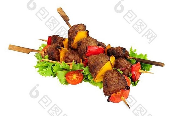 烤牛肉肉丸甜蜜的胡椒烤肉串木串新鲜的沙拉孤立的白色背景