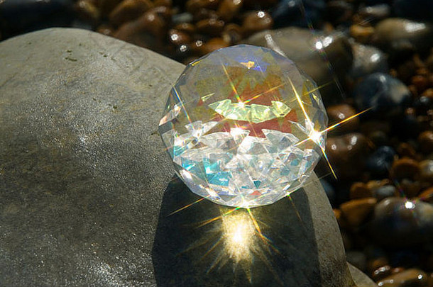 玻璃球水晶球卵石海滩
