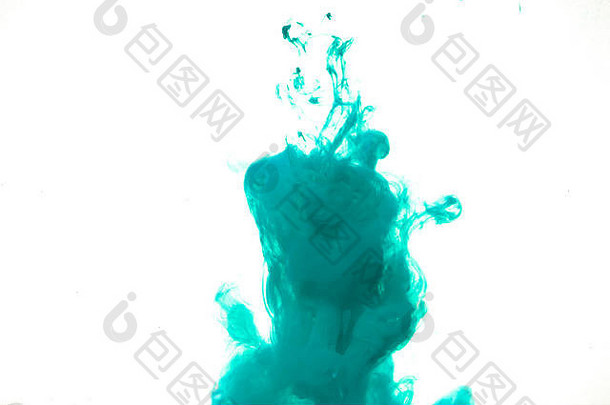 水墨彩绘颜料滴在水中混合，动态提取液体