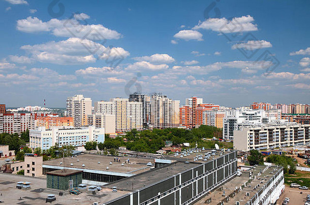 城市的新住宅区。俄罗斯喀山，2016年5月26日