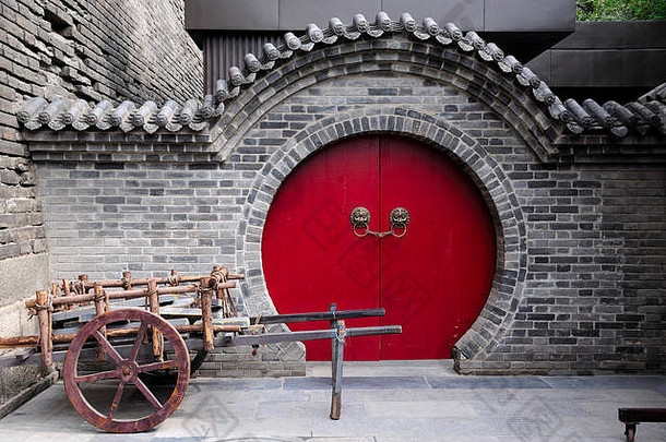 木车前面轮通过南门咸阳城市墙陕西省中国