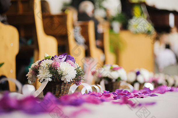 餐厅的婚礼装饰，尽显美丽和鲜花