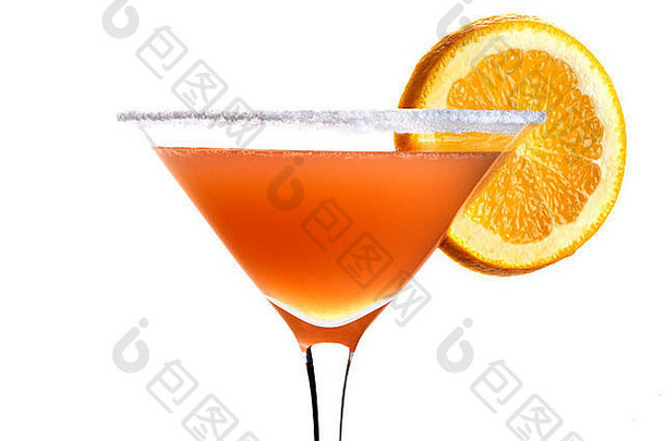 Sidecar混合饮料，带有橙色装饰和糖圈，背景为纯白色，特写