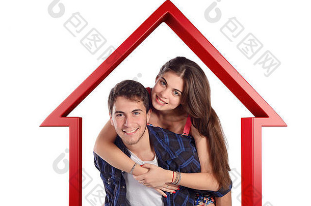 一对年轻美丽的夫妇搬进新居的画像。孤立的白色背景。