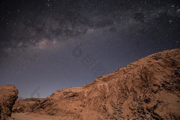 智利圣佩德罗·德阿塔卡马阿塔卡马沙漠上空可见的恒星和银河系