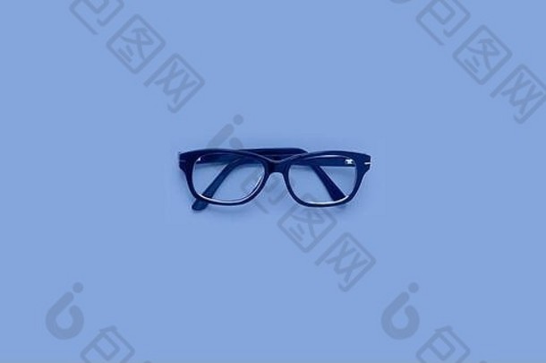 蓝色带眼镜的桌子，俯视图