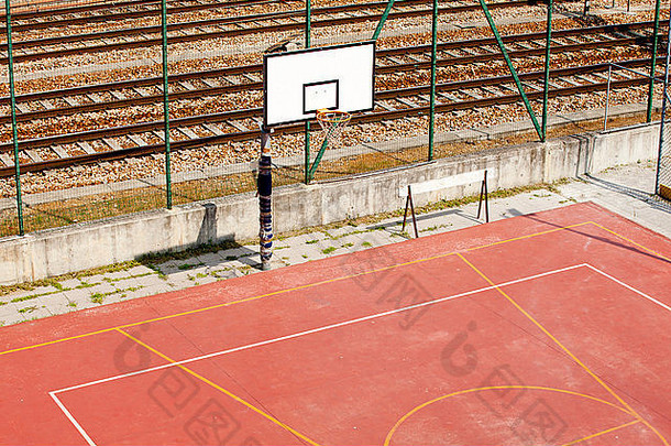 照片网球篮子操场上