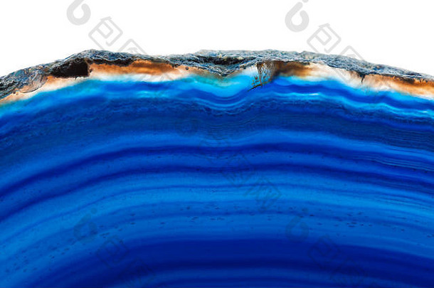 背景抽象，蓝色纵向玛瑙片矿物分离于白色