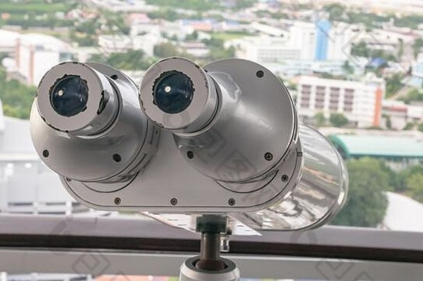 <strong>泰国</strong>Korat城镇景观的公共双筒望远镜（双筒望远镜）特写。