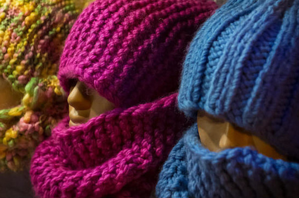多色的<strong>针</strong>织帽子围巾模特软舒适的冬天衣服
