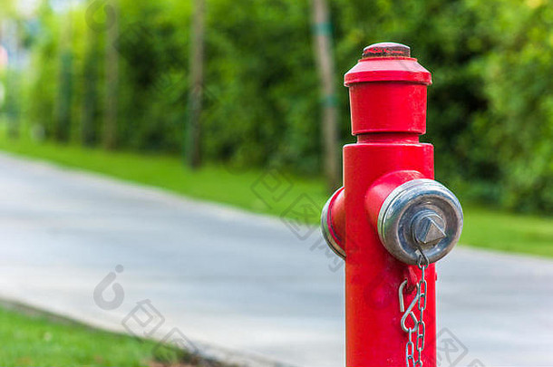 沿路红色消防栓关闭
