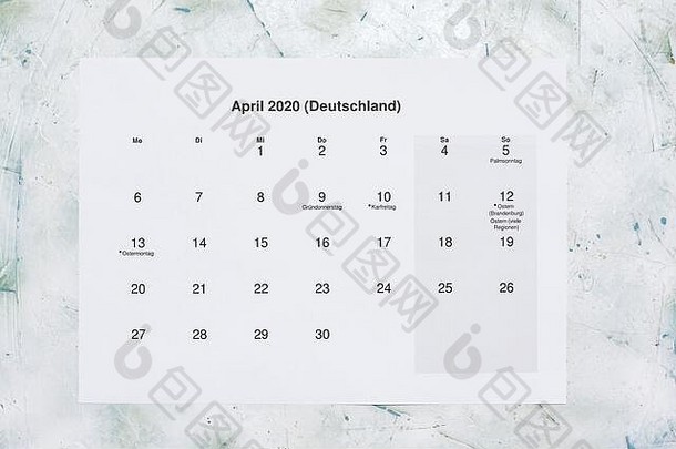 莫纳茨卡伦德2020年4月。翻译：月历2020年4月。荷兰语纸质四月月历。俯视图