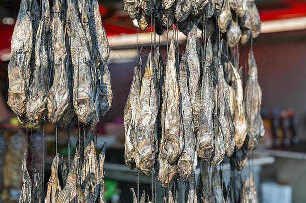 干咸顽固的人虾虎鱼鱼绳出售街市场