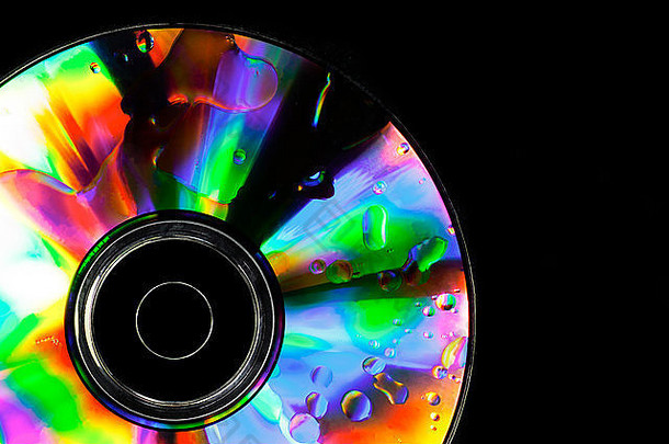 此CD的饱和颜色表面有油滴