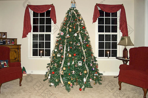 圣诞节树装饰灯窗户赃物帷幔蜡烛假期节日房子首页翼椅子冬天水平