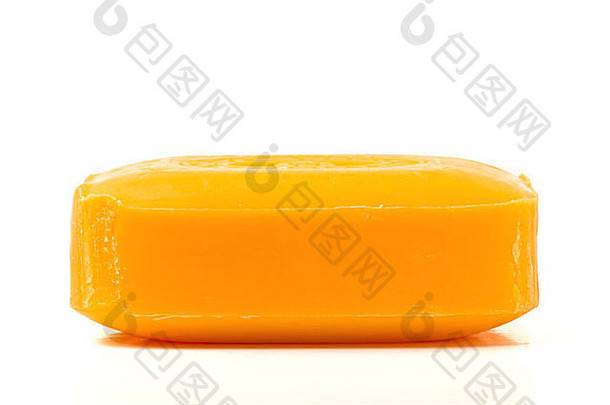 橙色药用煤焦油皂，从低角度分离到白色。