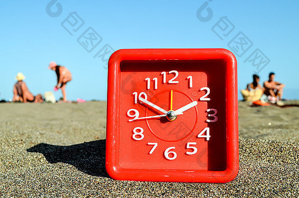 沙滩上的时钟