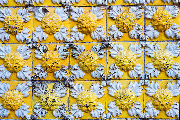 波尔图房屋正面的传统装饰。典型的葡萄牙和西班牙azulejos瓷砖