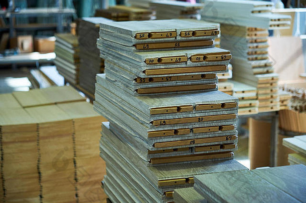 仓库用木料坯料、零件，生产4k内门