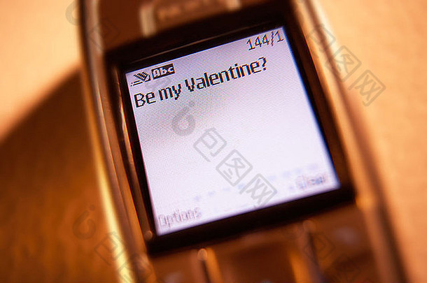 手机屏幕上的短信是我的情人节