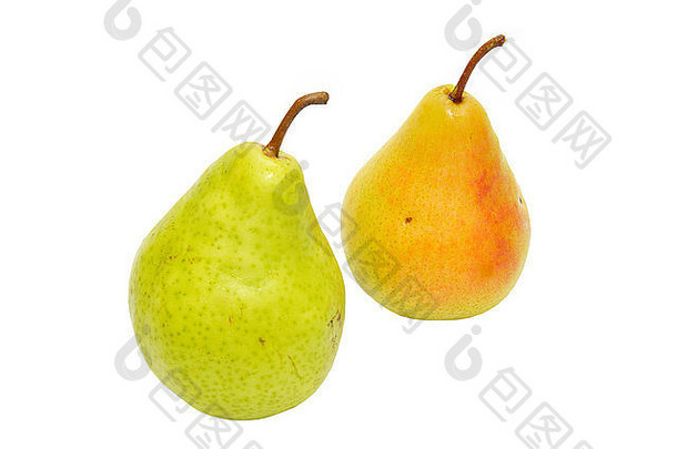 两个新鲜的梨在白色的叶子上分开。