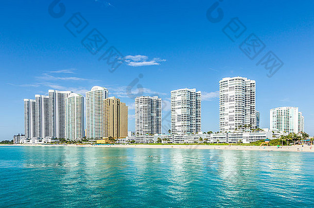 美丽的海滩避孕套摩天大楼阳光明媚的群岛迈阿密