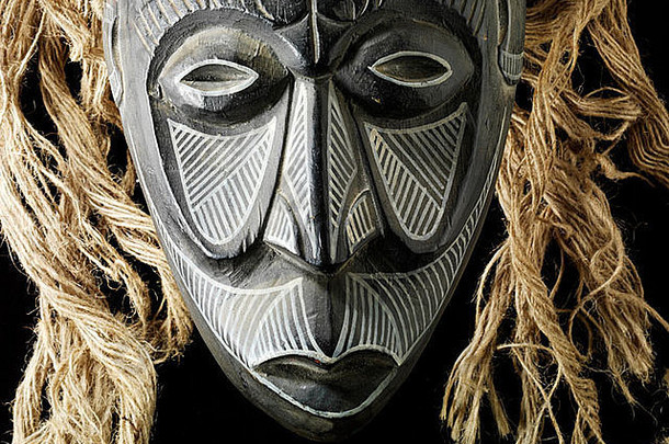 少数民族传统的<strong>非洲面具</strong>艺术工艺