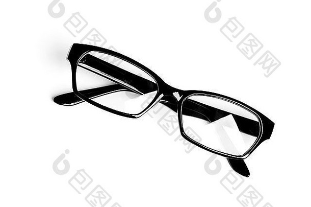 白色背景上隔离的经典黑色塑料眼镜
