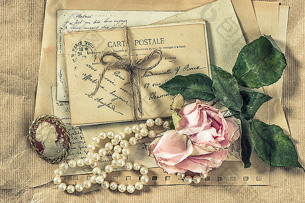 信明信片古董配件纸背景干玫瑰花复古的风格健美的图片