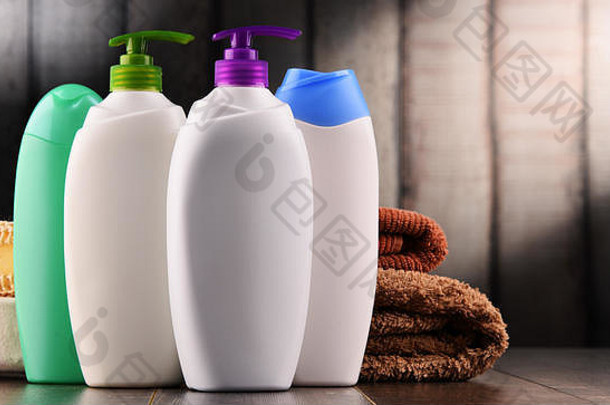 身体护理和美容产品的塑料瓶。