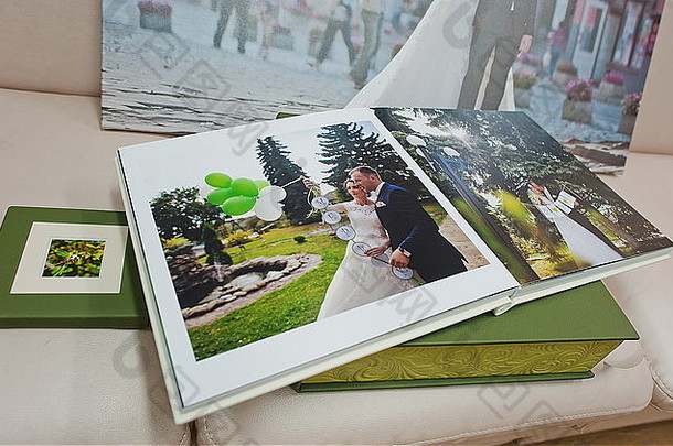 绿色白色皮革婚礼照片书专辑图片