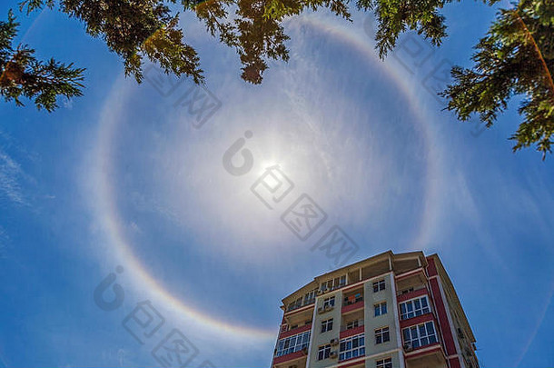 索契市上空的太阳光环。