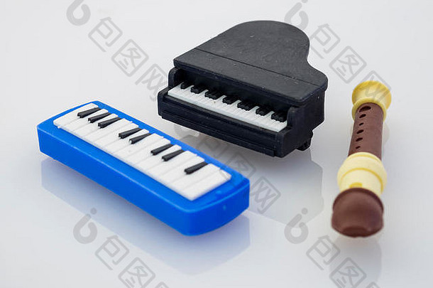 可爱的音乐的仪器类型橡皮擦计划录音机键盘