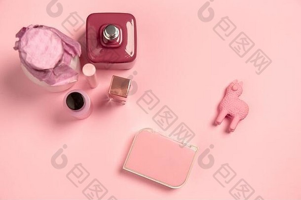 化妆品香水单色时尚的时尚的作文粉红色的颜色工作室背景前视图平躺纯美通常的事情Copyspace时尚