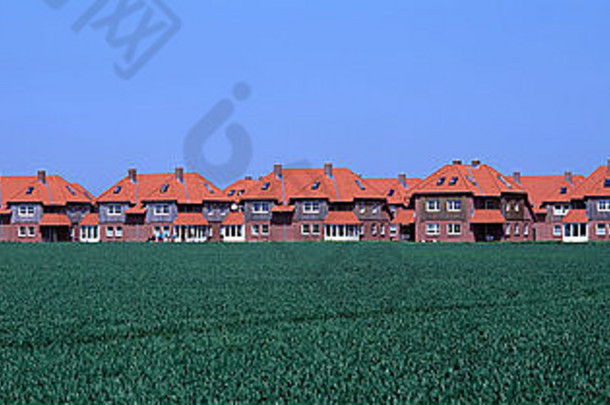 德国绿野区一排独户住宅