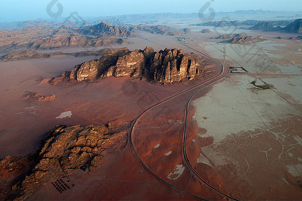 Wadi空间沙漠气球约旦