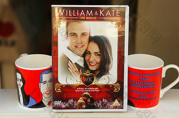 2011年4月26日，英国伦敦，皇室婚礼前，《威廉和凯特电影》将以DVD形式发售