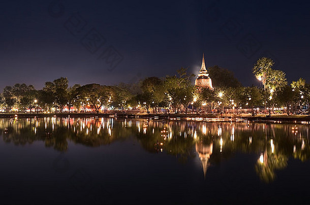 泰国素可泰历史公园的洛伊克拉通节