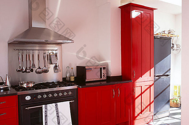 <strong>不锈钢</strong>钢器splash-back黑色的范围烤箱现代白色厨房扩展<strong>红</strong>色的安装单位