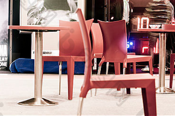 照片红色的椅子酒吧