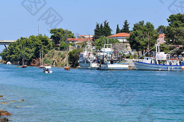 希腊Kassandra Halkidiki半岛的Nea Potiade桥