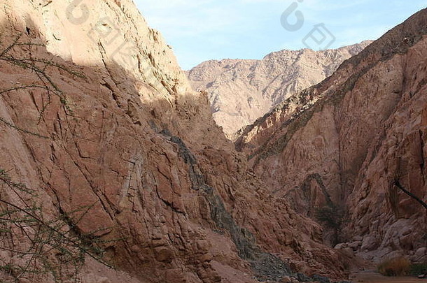 美丽的峡谷，埃及的群山。沙姆沙伊赫