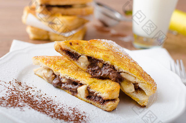 法国烤面包塞巧克力香蕉新鲜的牛奶清洁作文