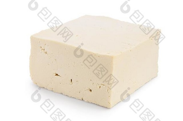 白色背景上分离的豆腐奶酪，具有剪切路径和全景深