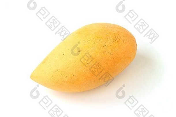 一种新鲜成熟的芒果，白色背景