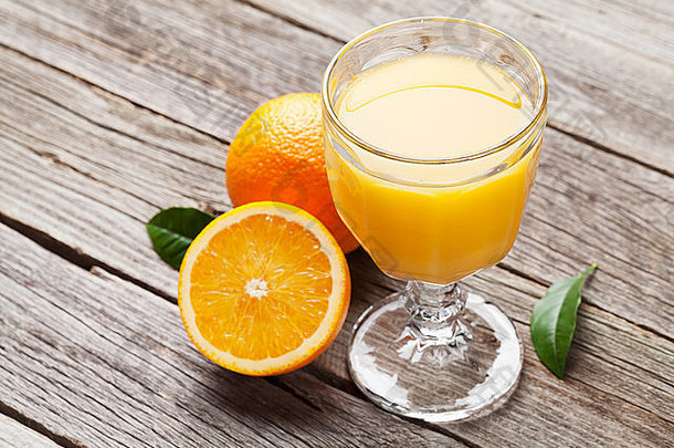 橙子汁玻璃木表格