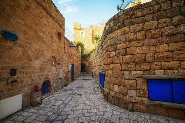 以色列特拉维夫——2017年4月21日：古贾法阿拉伯风格的古石头街道