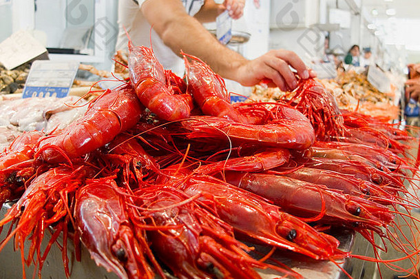 红色的虾欧洲地中海市场