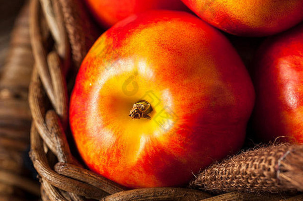 健康的有机生熟油桃即食